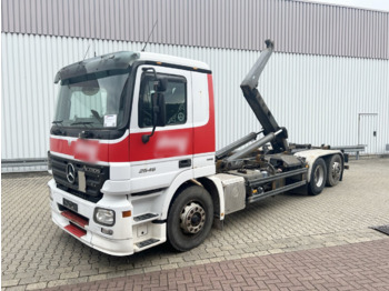 Pacēlājs ar āķi MERCEDES-BENZ Actros 2546
