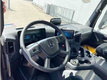 Interior photo 2: Jaunā Šasija kravas automašīna Mercedes-Benz Arocs 3240 8x4 Arocs 3240 8x4