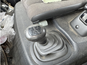 Šasija kravas automašīna, Kravas auto ar manipulatoru Mercedes-Benz Atego 1023 A 4x4 mit Unfallschaden! Atego 1023 A 4x4, Einzelbereifung, Heckkran Palfinger PK4501-B, Funk, UNFALLSCHADEN!: foto 3