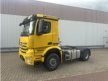 Vilcējs MERCEDES-BENZ Arocs 1851