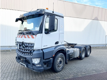 Vilcējs MERCEDES-BENZ Arocs 2648