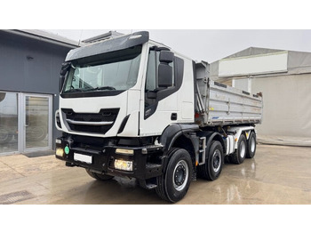 Kravas automašīna pašizgāzējs