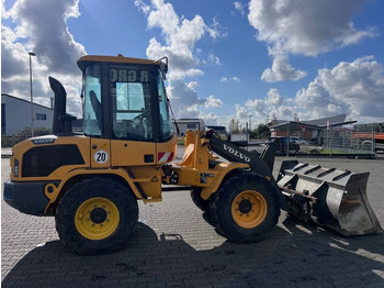 Riteņu iekrāvējs Volvo L 35 G: foto 5
