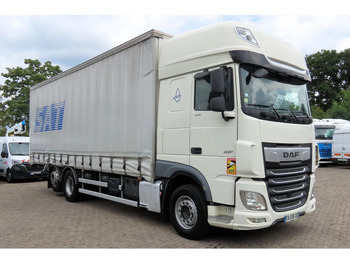 Kravas automašīna ar tentu DAF XF 530
