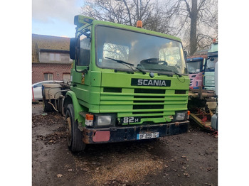 Konteineru vedējs/ Kravas automašīna ar noņemamā virsbūve SCANIA 82