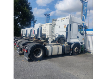 Vilcējs Renault Premium-450: foto 2 Vilcējs Renault Premium-450: foto 2