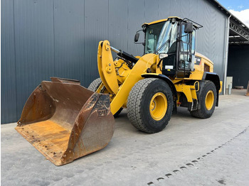 Riteņu iekrāvējs CATERPILLAR 930K