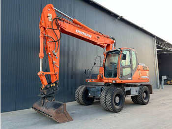 Riteņu ekskavators DOOSAN DX170W