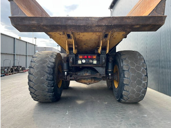 Artikulētias pašizgāzējs Komatsu HM400-3: foto 4