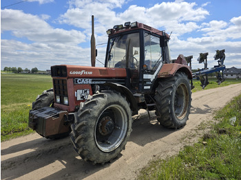 Traktors CASE IH 956XL