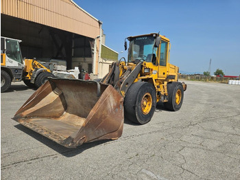 Riteņu iekrāvējs VOLVO L 70 D: foto 2