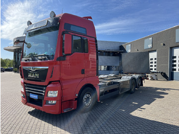Konteineru vedējs/ Kravas automašīna ar noņemamā virsbūve MAN TGX 26.500