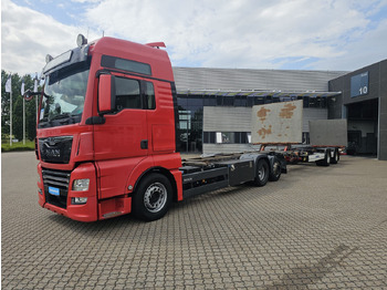 Konteineru vedējs/ Kravas automašīna ar noņemamā virsbūve MAN TGX 26.500