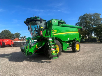 Labības kombains JOHN DEERE T560