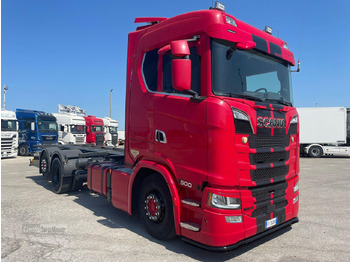 Konteineru vedējs/ Kravas automašīna ar noņemamā virsbūve SCANIA S 500