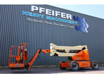 Izlices pacēlājs JLG E450AJ