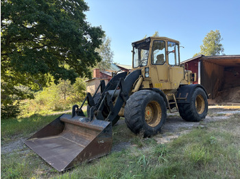Riteņu iekrāvējs CATERPILLAR 920