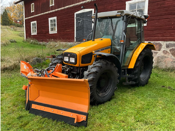 Traktors MASSEY FERGUSON
