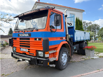 Kravas auto ar manipulatoru SCANIA