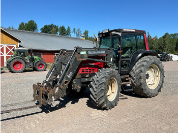 Traktors VALTRA 6550