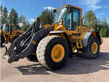 Riteņu iekrāvējs VOLVO L120F