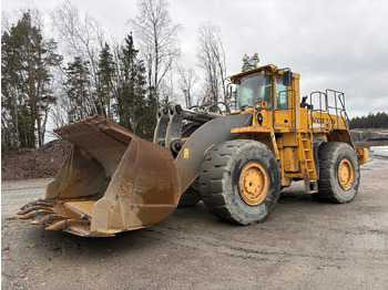 Riteņu iekrāvējs VOLVO L330