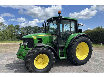 Traktors JOHN DEERE 6330