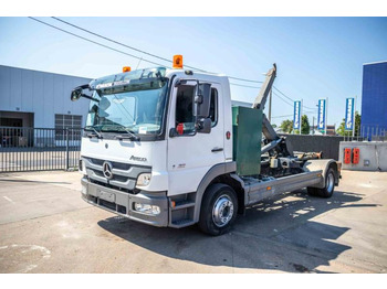 Pacēlājs ar āķi MERCEDES-BENZ Atego 1222