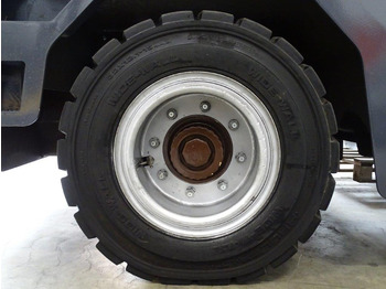 Sānu autokrāvējs Baumann EGX50/14/75TR - TRIPLEX: foto 2 Sānu autokrāvējs Baumann EGX50/14/75TR - TRIPLEX: foto 2