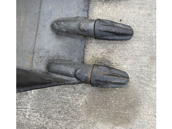 Ekskavatora kauss Komatsu PC200 Channel Bucket: foto 4 Ekskavatora kauss Komatsu PC200 Channel Bucket: foto 4