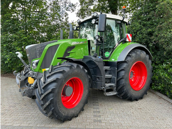 Traktors FENDT 828 Vario