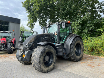 Traktors VALTRA T174