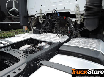 Vilcējs Mercedes-Benz Actros 1851 LS: foto 2