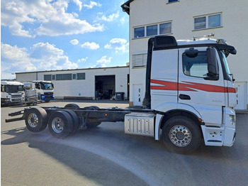 Šasija kravas automašīna MERCEDES-BENZ Actros 2553