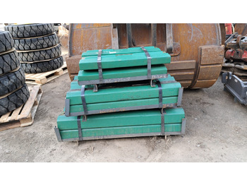 Jaunā Rezerves daļa - Drupinātājs Blow bars for McCloskey I34, I44, I54 crusher: foto 3