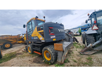 Riteņu ekskavators VOLVO EWR150E