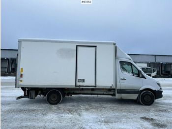 Furgons ar slēgtā virsbūve MERCEDES-BENZ Sprinter