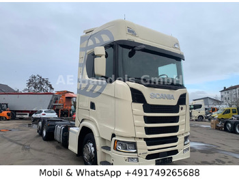 Konteineru vedējs/ Kravas automašīna ar noņemamā virsbūve SCANIA S 450
