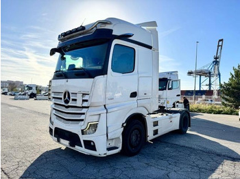 Vilcējs MERCEDES-BENZ Actros 1851
