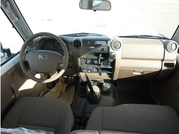 Jaunā Vieglā automašīna Toyota Land Cruiser 78 Metal top hzj 78 ambulance 4.2L Diesel Manual: foto 4