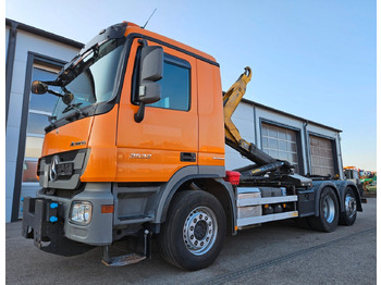 Pacēlājs ar āķi MERCEDES-BENZ Actros 2532