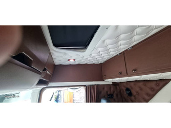 Kabīne - Kravas automašīna Scania R-serie Knappstoppad inredning (Next-gen): foto 3