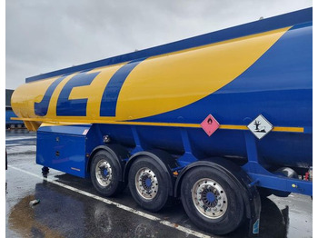 Puspiekabe cisterna SCHWARZMÜLLER