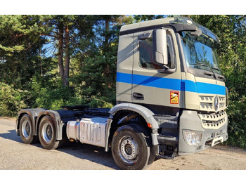 Vilcējs MERCEDES-BENZ Arocs 2648