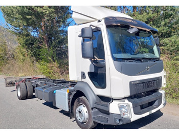 Zirgu kravas automašīna Volvo FL280 4x2, E6, Wohnwagen + 2 Pferdeplaetze Volvo FL280 4x2, E6, 7.40m Chassis, Fahrgestell: foto 4