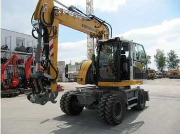 Riteņu ekskavators LIEBHERR A 913