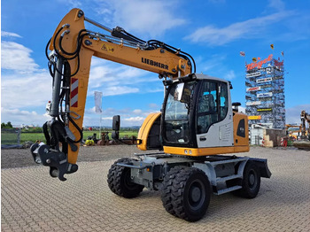 Riteņu ekskavators LIEBHERR A 916