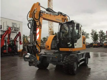Riteņu ekskavators LIEBHERR A 916