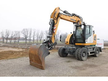 Riteņu ekskavators LIEBHERR A 916