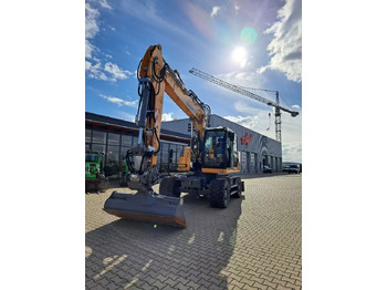 Riteņu ekskavators LIEBHERR